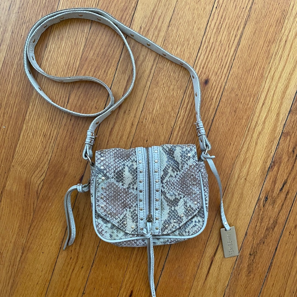 Remi & Emmy snake print cross body mini bag, color: Neutrals